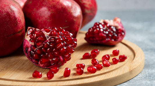 Pomegranate Extract Explained: Why It’s a Superfood for Your Skin and Immunity
